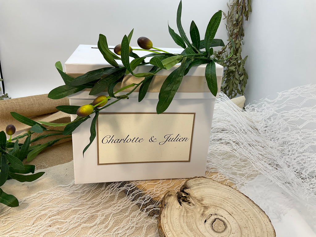 Urne de mariage en carton pour une décoration végétale aux feuilles d'olivier